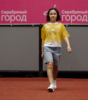 11 апреля – Модный показ