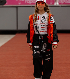 11 апреля – Модный показ