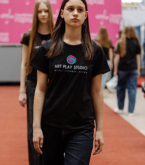 11 апреля – Модный показ