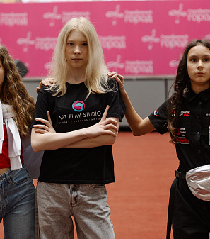 11 апреля – Модный показ