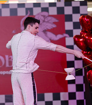 14 февраля – Шопинг и Любовь